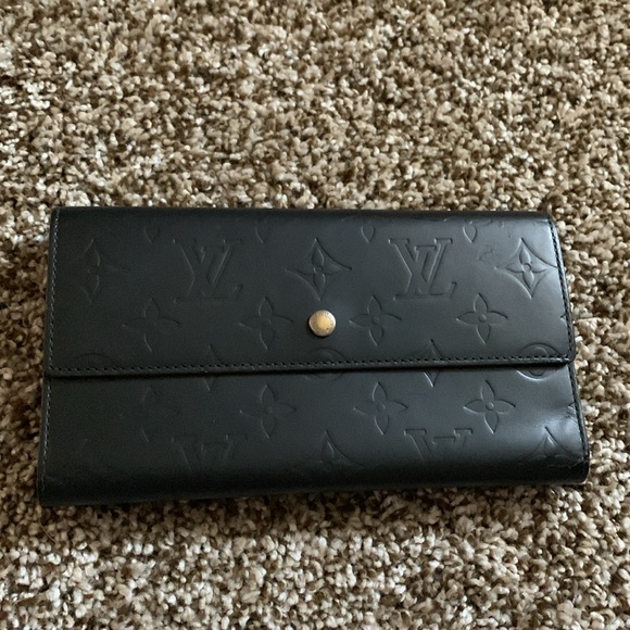 International Louis Vuitton Wallet - Picture 7 of 10